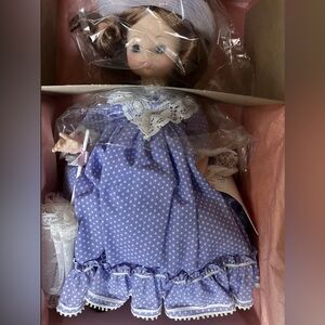 Madame Alexander Sargent Doll/14” Doll/Lavender Dress/Hat/Parasol/Box/Tags